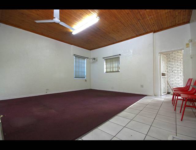 200M² INVESTMENT FOR SALE IN SPRINGS CENTRAL
